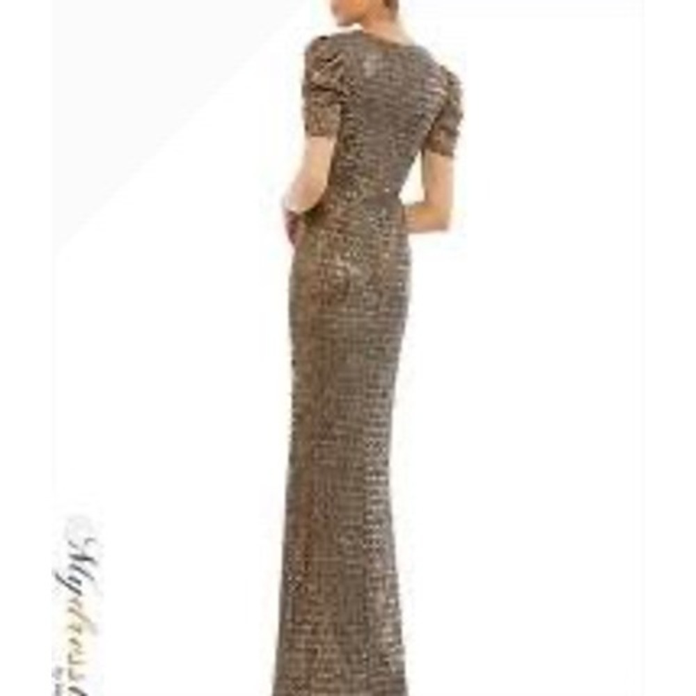 Mac Duggal Bronze Metallic Sequin V-Neck Puff Sleeve Gown 26410 Size 2 - Picture 3 of 8